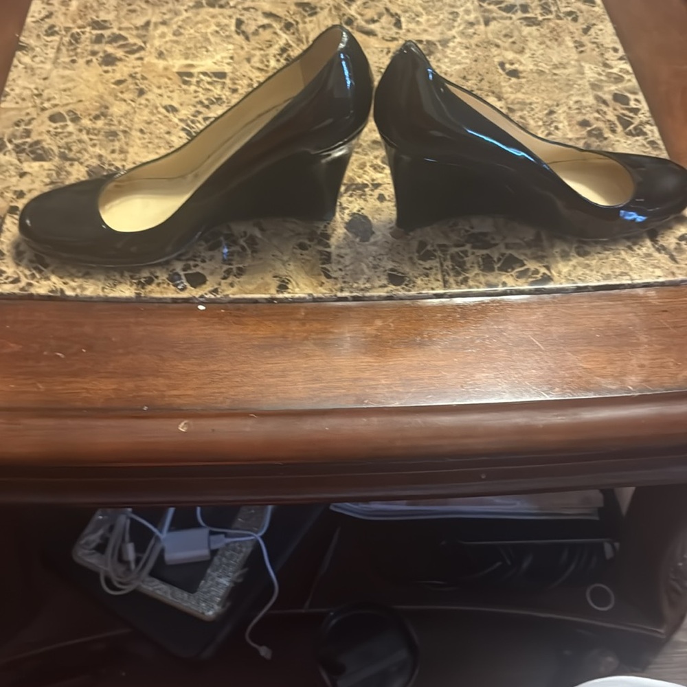 Classic Black Women's Heels - Picture 2 of 8